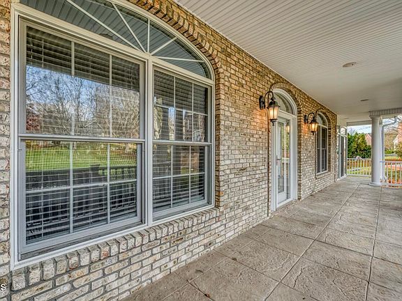 5th image of 5 Pine Timbers Ct