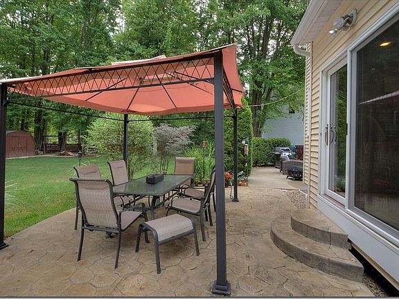 4th image of 26934 Glenside Ct