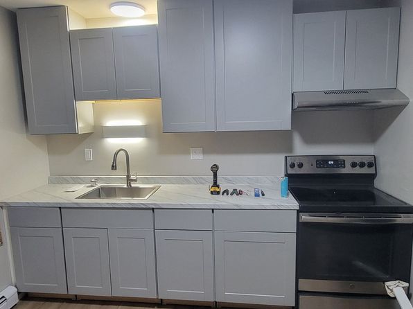 418 Laurel St UNIT 2