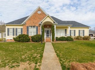 105 Old Plantation Ct, Winston Salem, NC 27104
