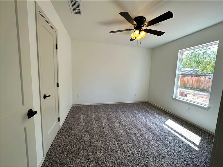 2658 N Willis St — Photo 12