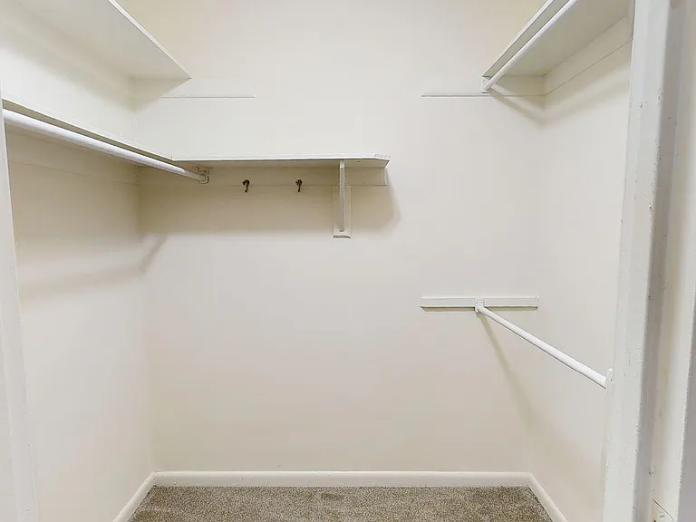 Fairfax Circle Villa — Photo 17