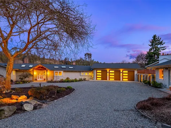 15400 Broom Street NE, Bainbridge Island, WA 98110