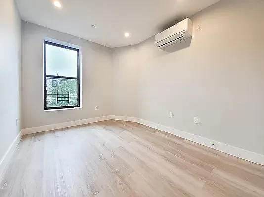 Rented by Green Leaf Management, LLC | media 22