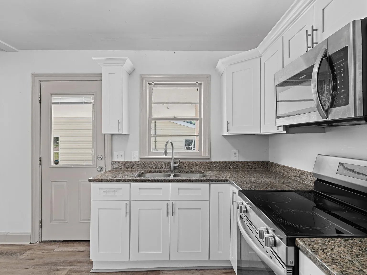 3 bed, 1204 sqft, $1,375 — Photo 3