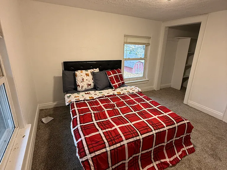 224-226 Maple St #1 — Photo 9