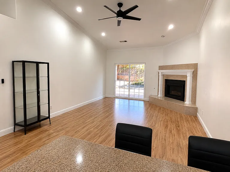 11425 Blue Grass Dr — Photo 7