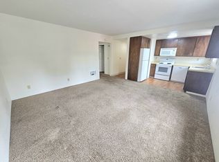 550 Ammunition Rd APT 11, Fallbrook, CA 92028