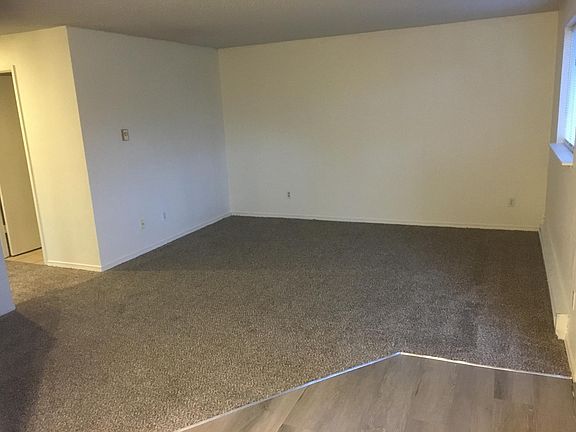 3rd image of 1208 S Olympia Pl APT B