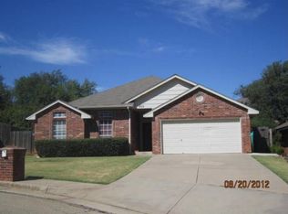 909 Chartrand Ct, Edmond, OK 73034