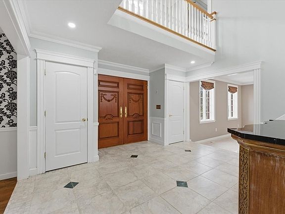 3rd image of 33 Whichita Rd