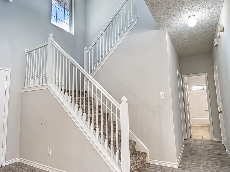 1532 Tanglewood Dr — Photo 12
