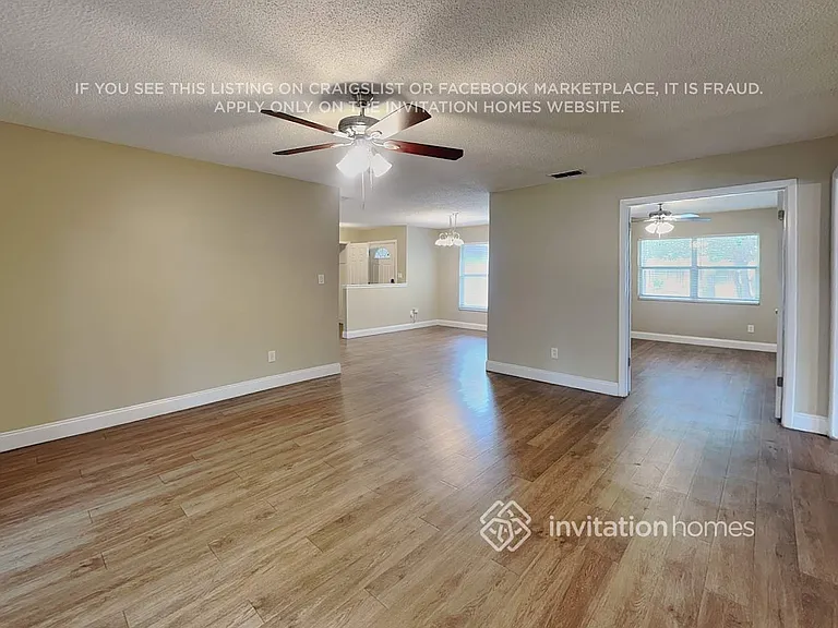 412 Abbeywood Ln — Photo 3