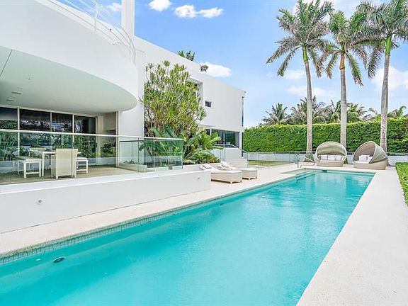 3rd image of 1600 N Ocean Blvd
