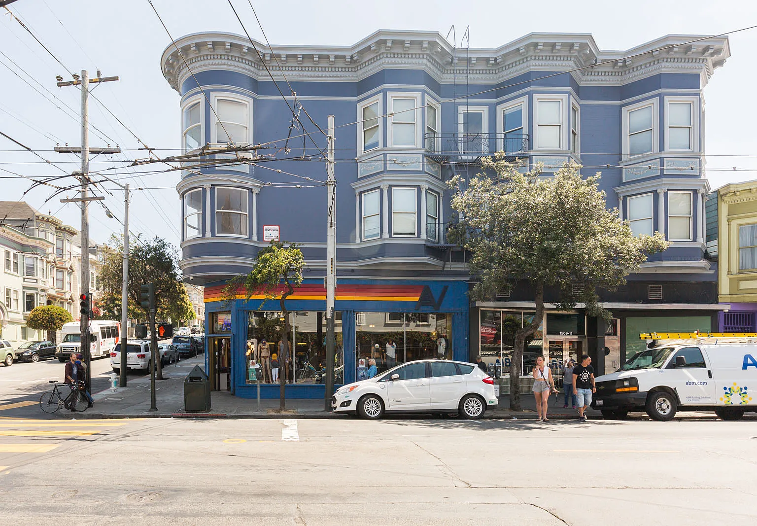 609 Ashbury Apartments — Photo 2