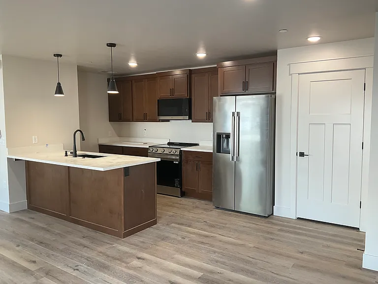 796 E Sunnyside Rd #101 — Photo 6