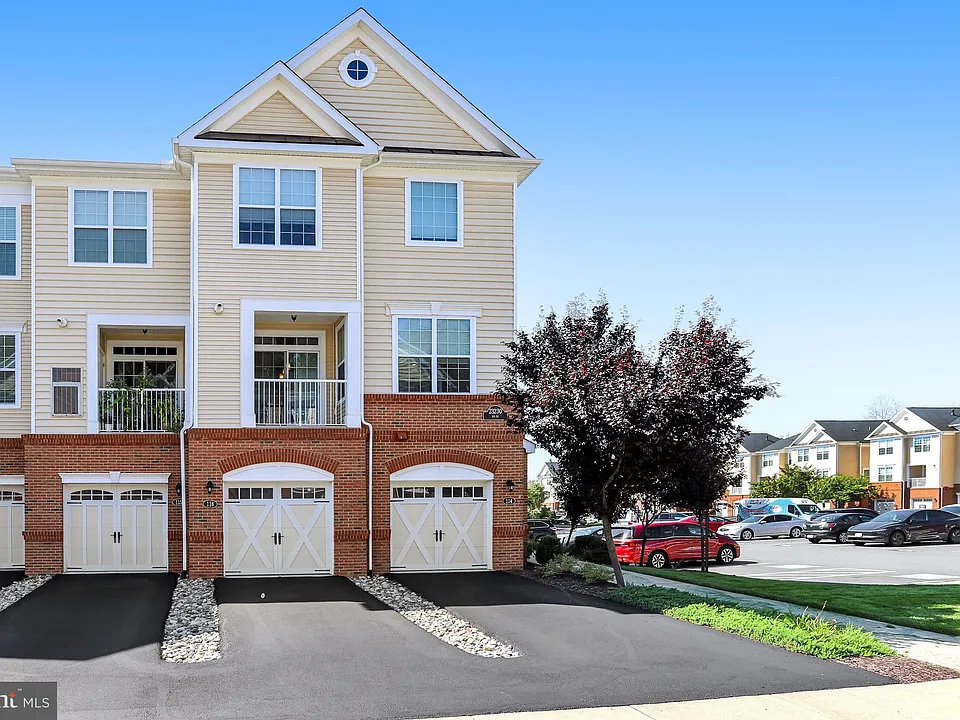23230 Milltown Knoll Sq #114