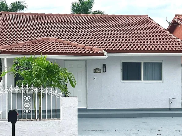 8894 NW 116th St, Hialeah Gardens, FL 33018