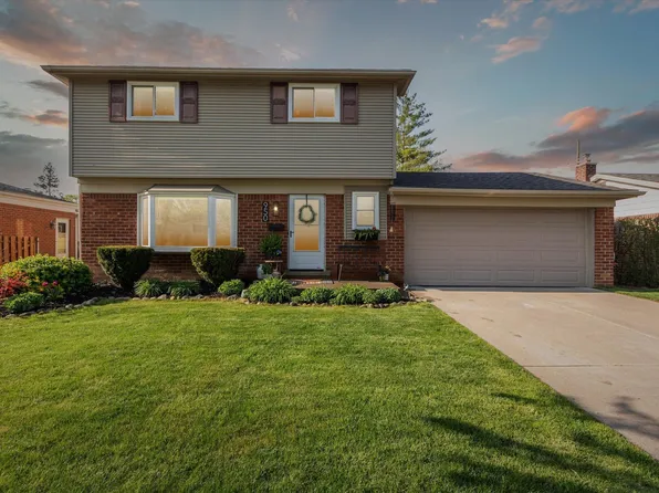 950 Elmsford Dr, Clawson, MI 48017