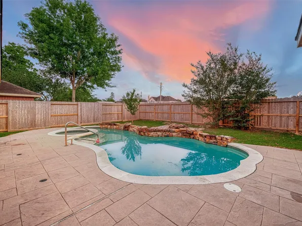 17415 Memorial Crest Dr, Spring, TX 77379