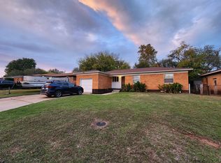 710 Cinmac St, Lindsay, OK 73052