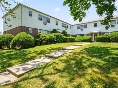 35 Cherry Hill Drive #2A, Bridgeport, CT, 06606