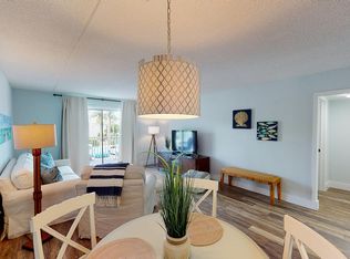 464 N Paula Dr APT 207, Dunedin, FL 34698