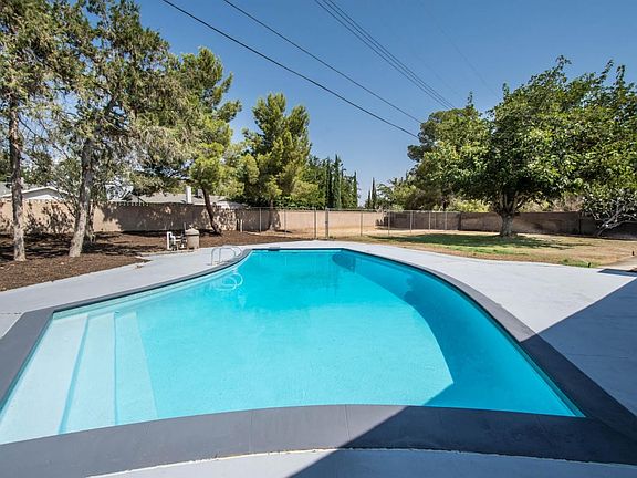 Pool_Hi-Res-10033064