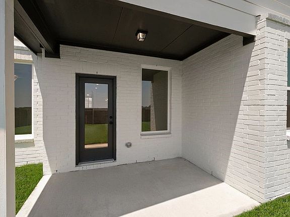 5th image of 664 Tyronza Dr