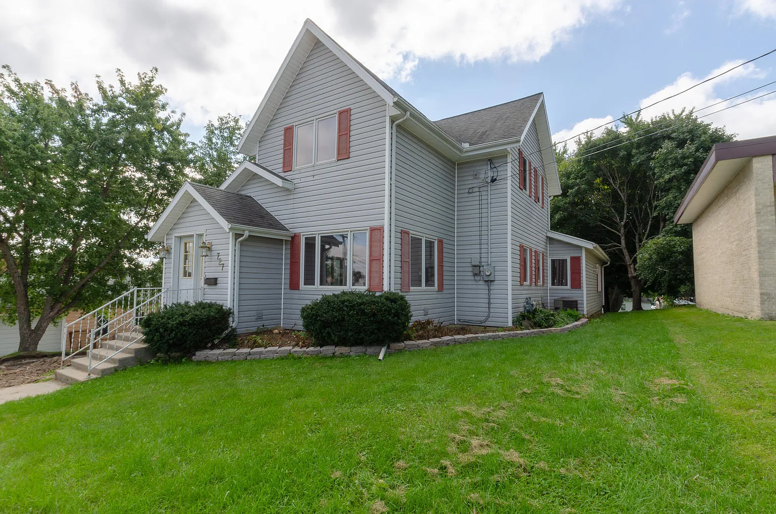 727 South Ave photo 1