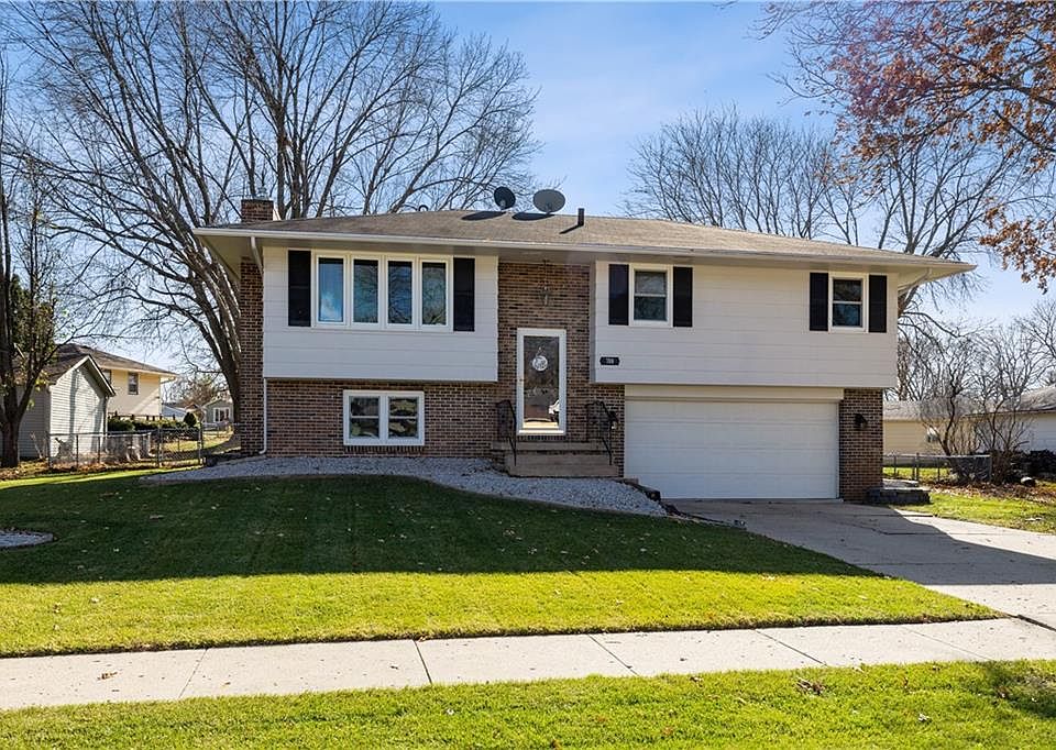 1st image of 700 Ashwood Ave