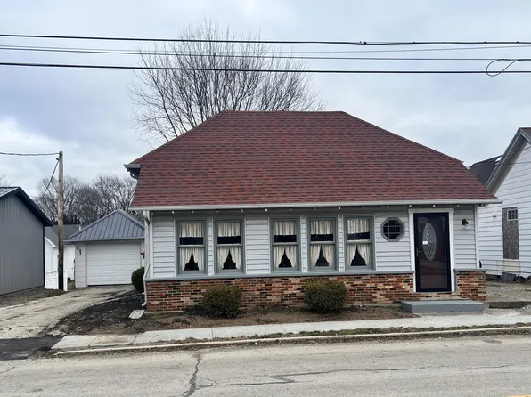 206 N 1st St, Lewisville, IN 47352