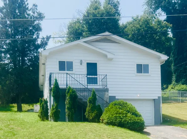 1024 Brookside Dr, Fairmont, WV 26554