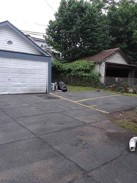 2nd image of 554 So Clinton St