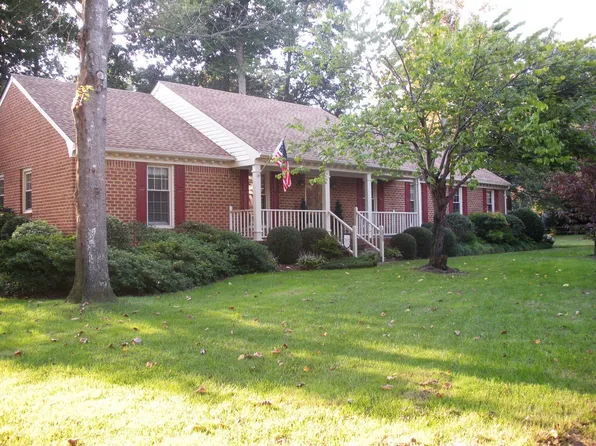 829 Beckley Ln, Chesapeake, VA 23322