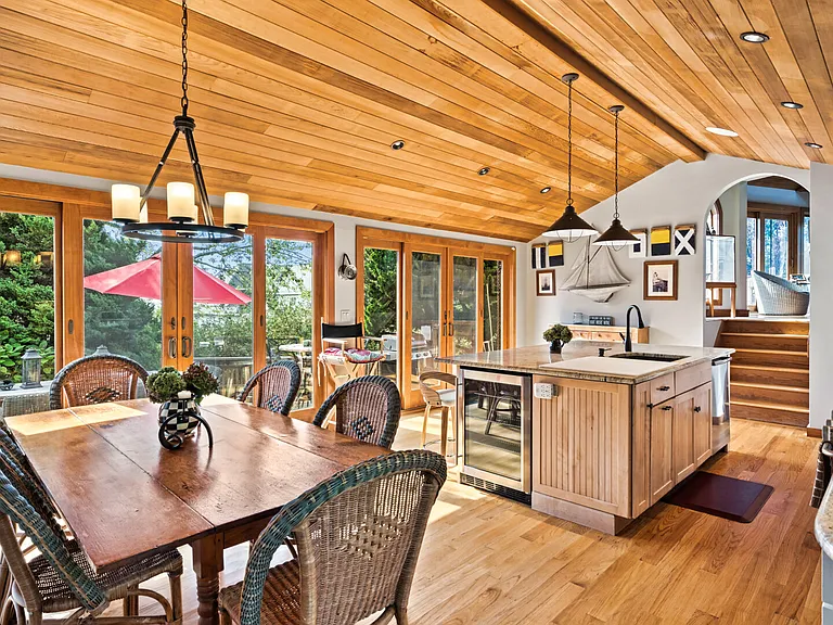 16 Bryan Rd — Photo 11