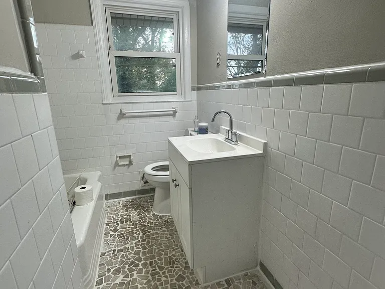 1865 Vicki Ln SE — Photo 3