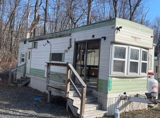 182 Autumn View Way, Henryville, PA 18332