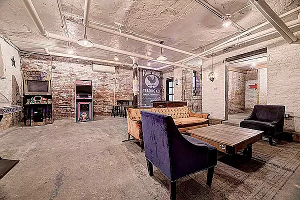 Rented by REAL New York | media 9