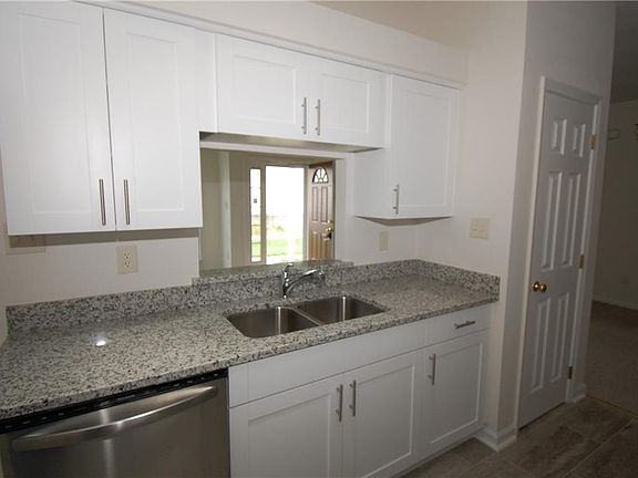 4th image of 129 Chanticlair Dr