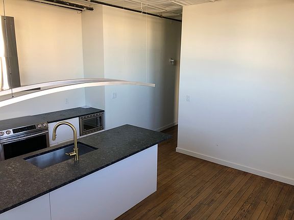 3rd image of 800 Franklin Ave #409