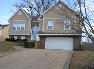 144 Tuscany Ln, Vine Grove, KY 40175