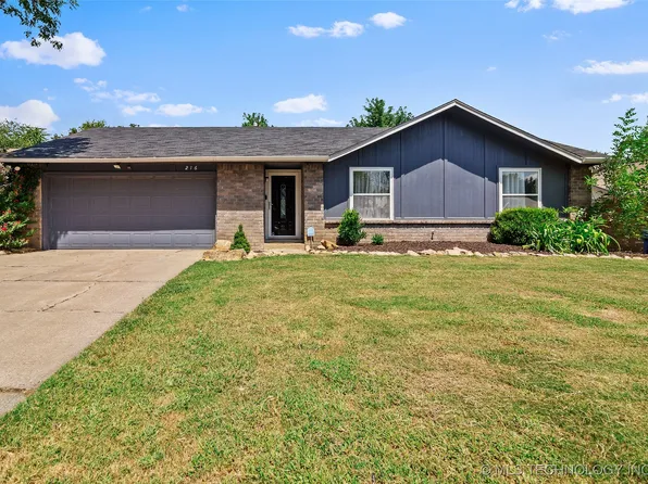 216 W Utica Pl, Broken Arrow, OK 74011