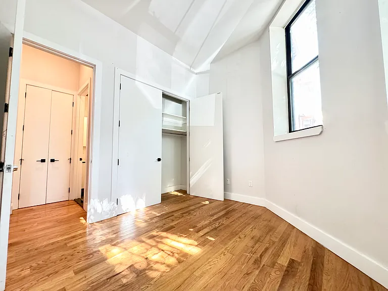 481 Evergreen Ave #1A — Photo 8