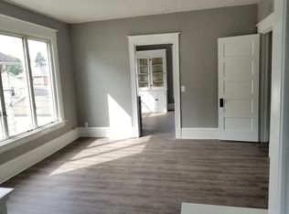1548 Holmes Ave, Racine, WI 53405