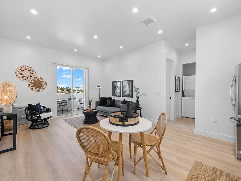 2838 E St #2 — Photo 12