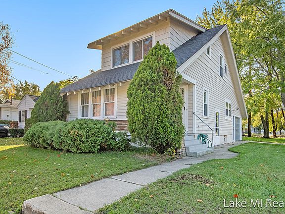 3rd image of 1901 Nelson Ave SE