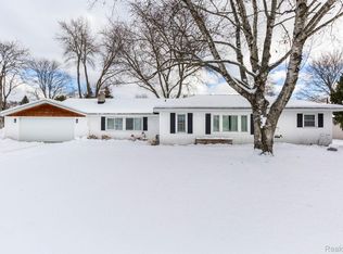 5194 Heath Ave, Clarkston, MI 48346
