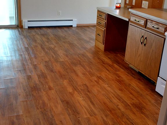 Large eat-in kitchen