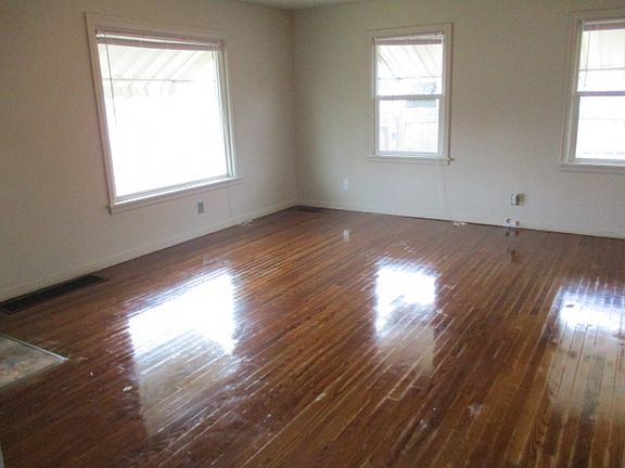 4th image of 411 E Euclid Ave